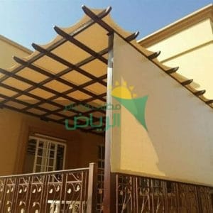 مظلات خشبية معلقة